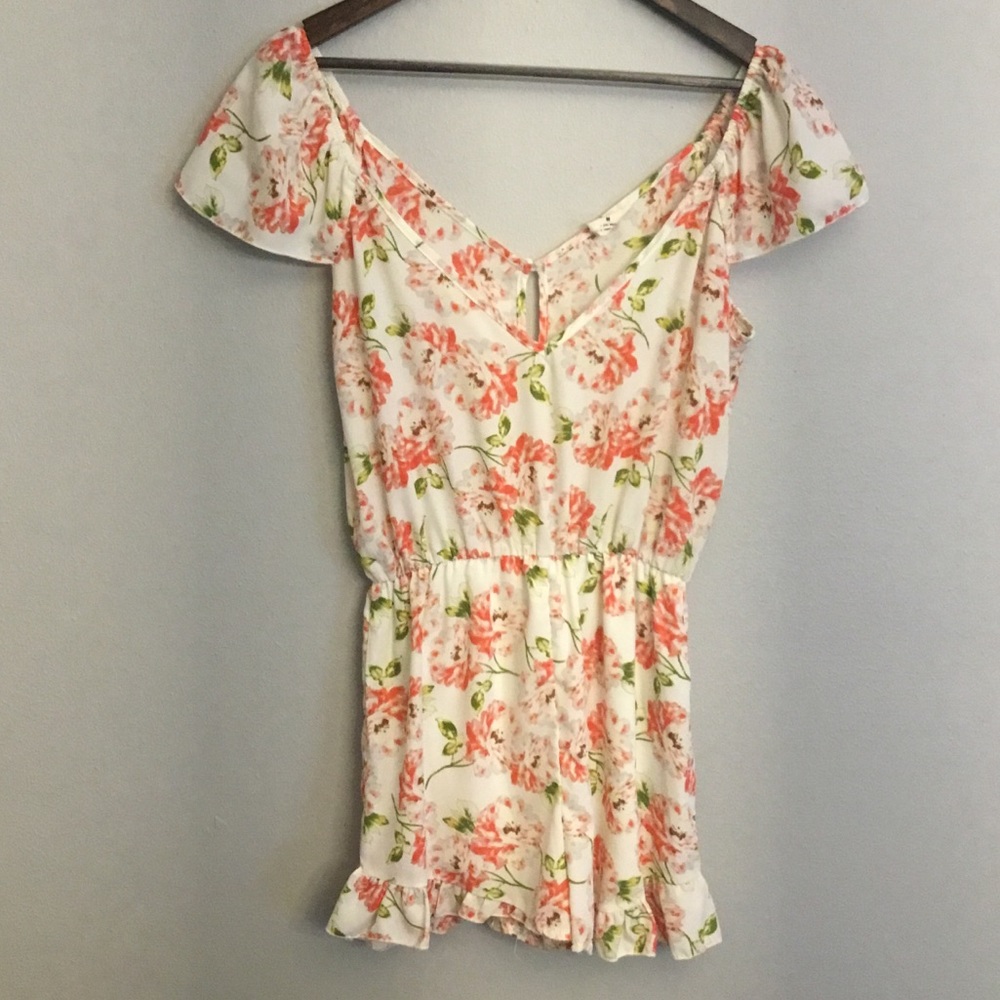 UO Pins And Needles Floral Romper Size M NWOT - Picture 4 of 16